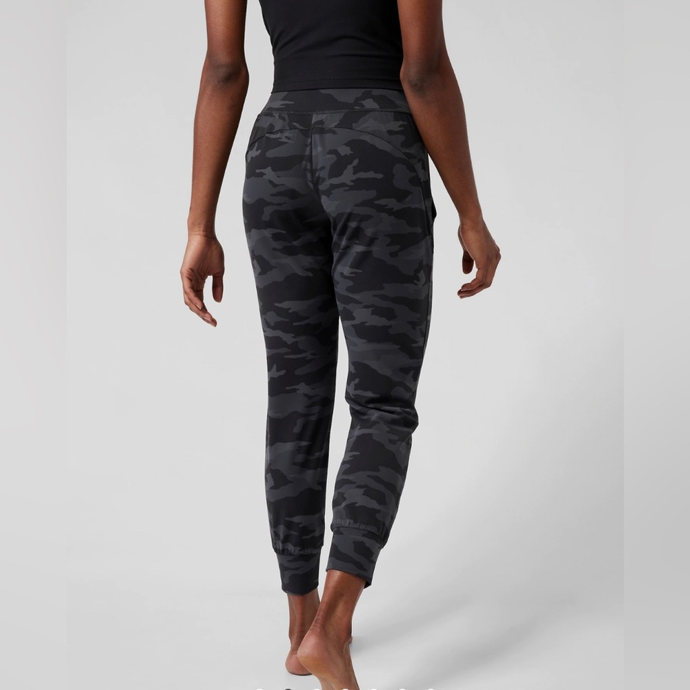 Athleta Salutation Jogger